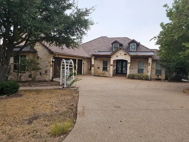 $759,900 | 6305 Carnegie Court, Cleburne, TX 76033