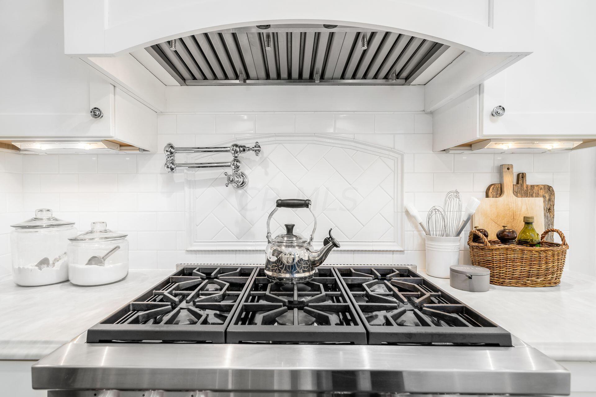1585 Doone Road Columbus, OH 43221 - Photo 17 of 47 Kitchen