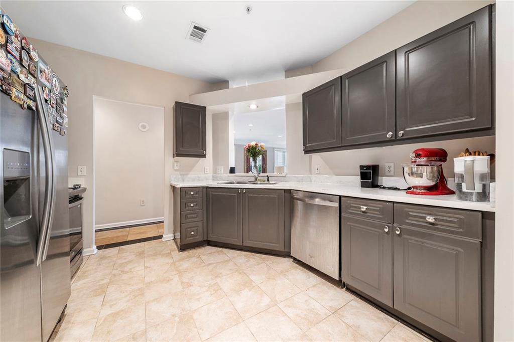 3334 Peachtree Road Northeast, Unit 112 Atlanta, GA 30326 - Photo 10 of 32 Gallery Image 10