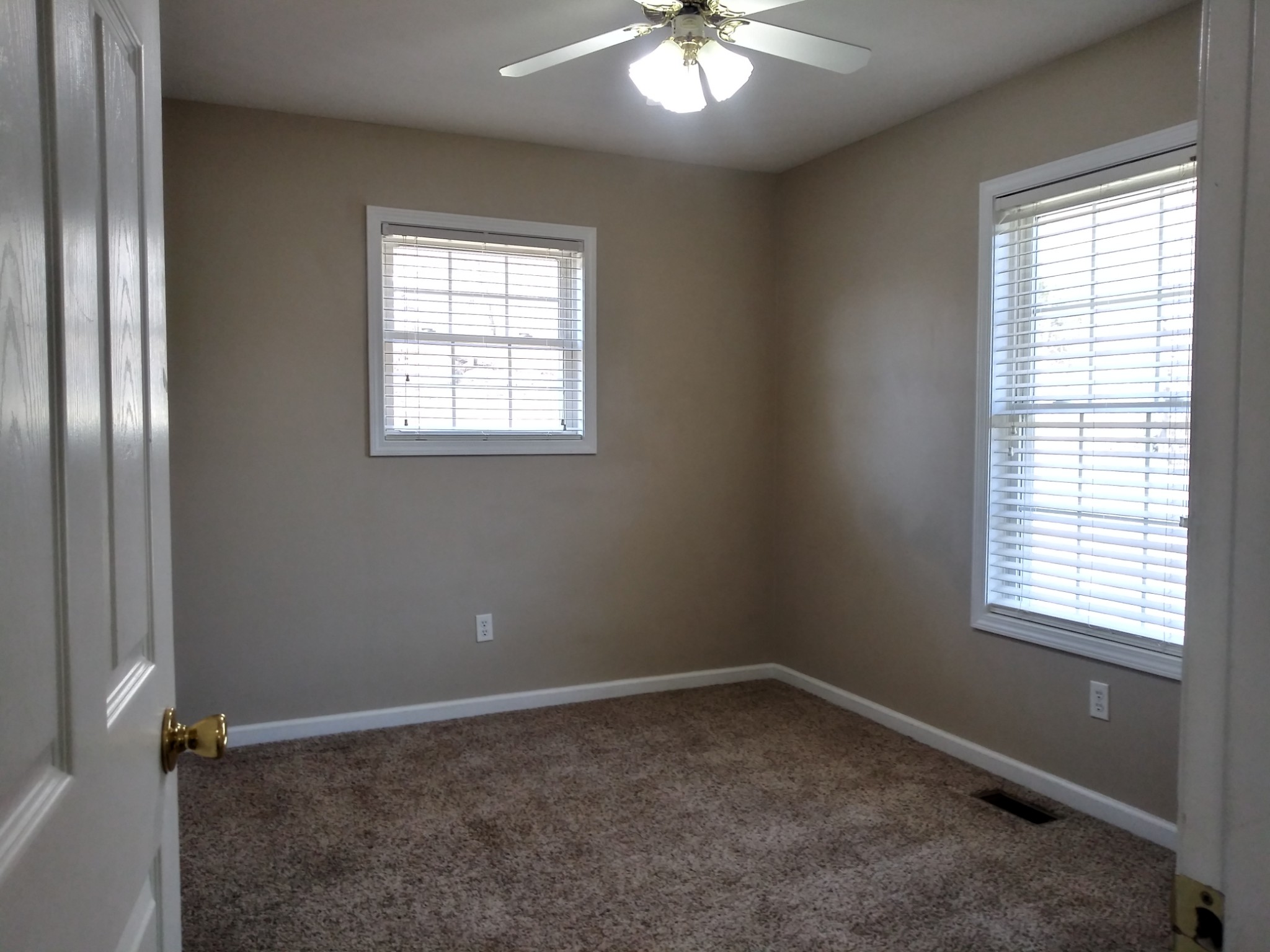 5330 Long Branch Road Tennessee Ridge, TN 37178 - Photo 17 of 57 a view of an empty room with a window