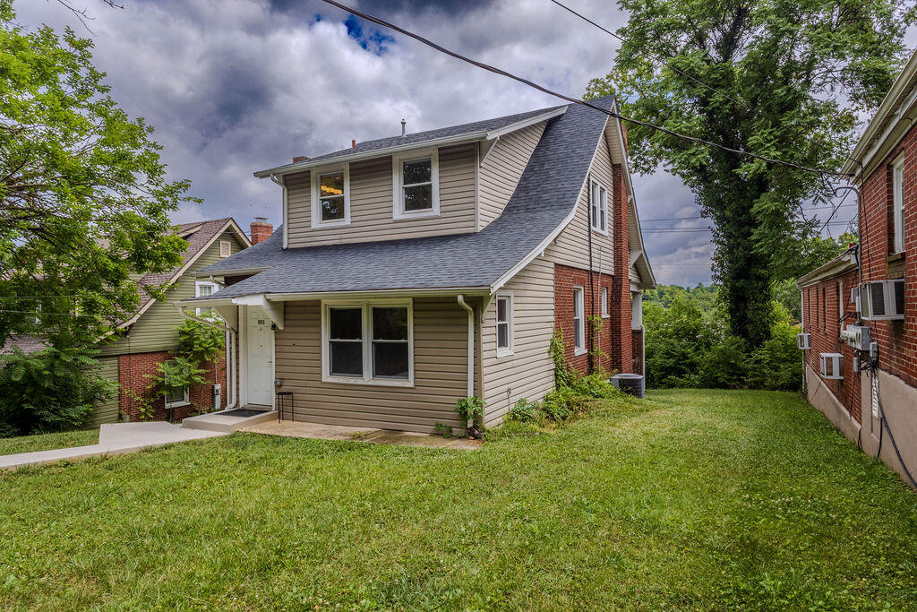 521 Riverland Road Southeast Roanoke, VA 24014 - Photo 4 of 53 IMG_3650-HDR