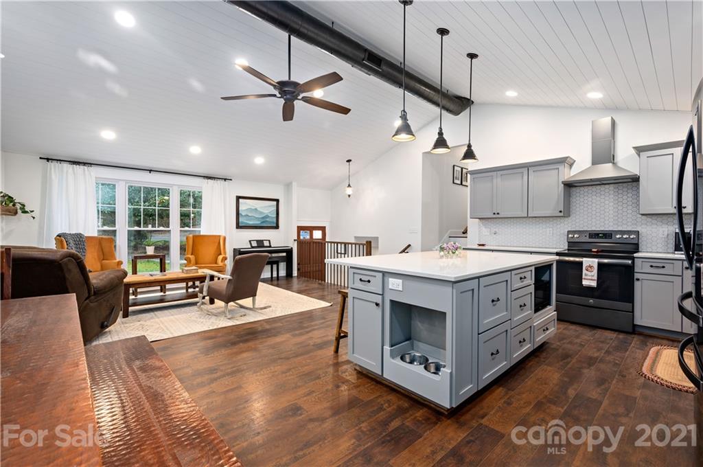 516 South Country Club Road Brevard, NC 28712 - Photo 11 of 37 Gallery Image 11