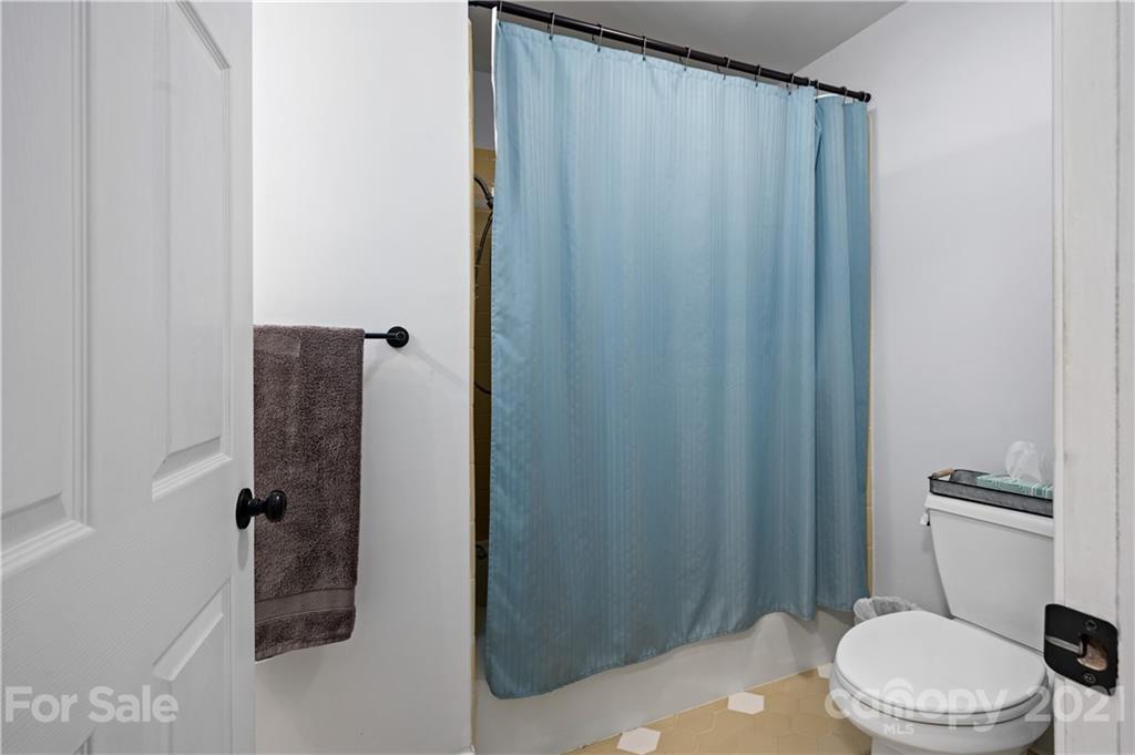 516 South Country Club Road Brevard, NC 28712 - Photo 16 of 37 Gallery Image 16