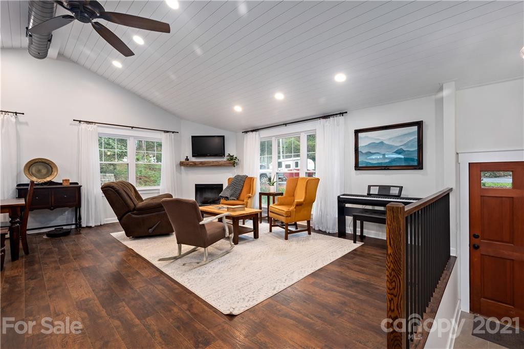 516 South Country Club Road Brevard, NC 28712 - Photo 5 of 37 Gallery Image 5