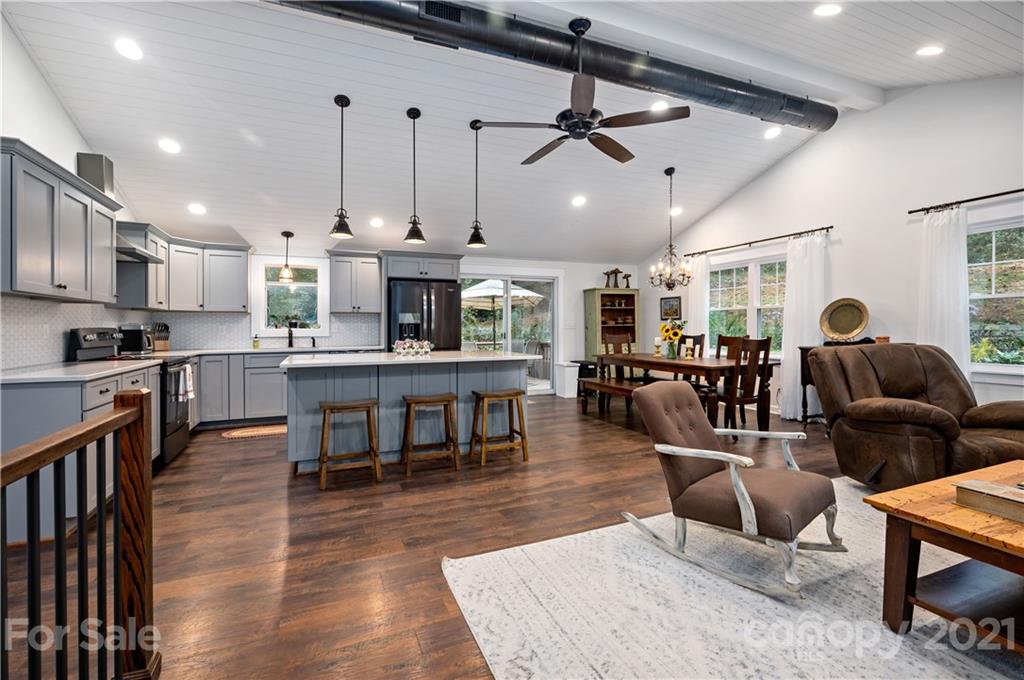 516 South Country Club Road Brevard, NC 28712 - Photo 8 of 37 Gallery Image 8