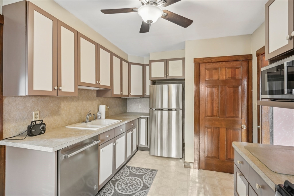 6 Fairfield Road Randolph, MA 02368 - Photo 11 of 34 Gallery Image 11