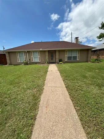 $2,350 | 2209 Rockbluff Drive, Rowlett, TX 75088