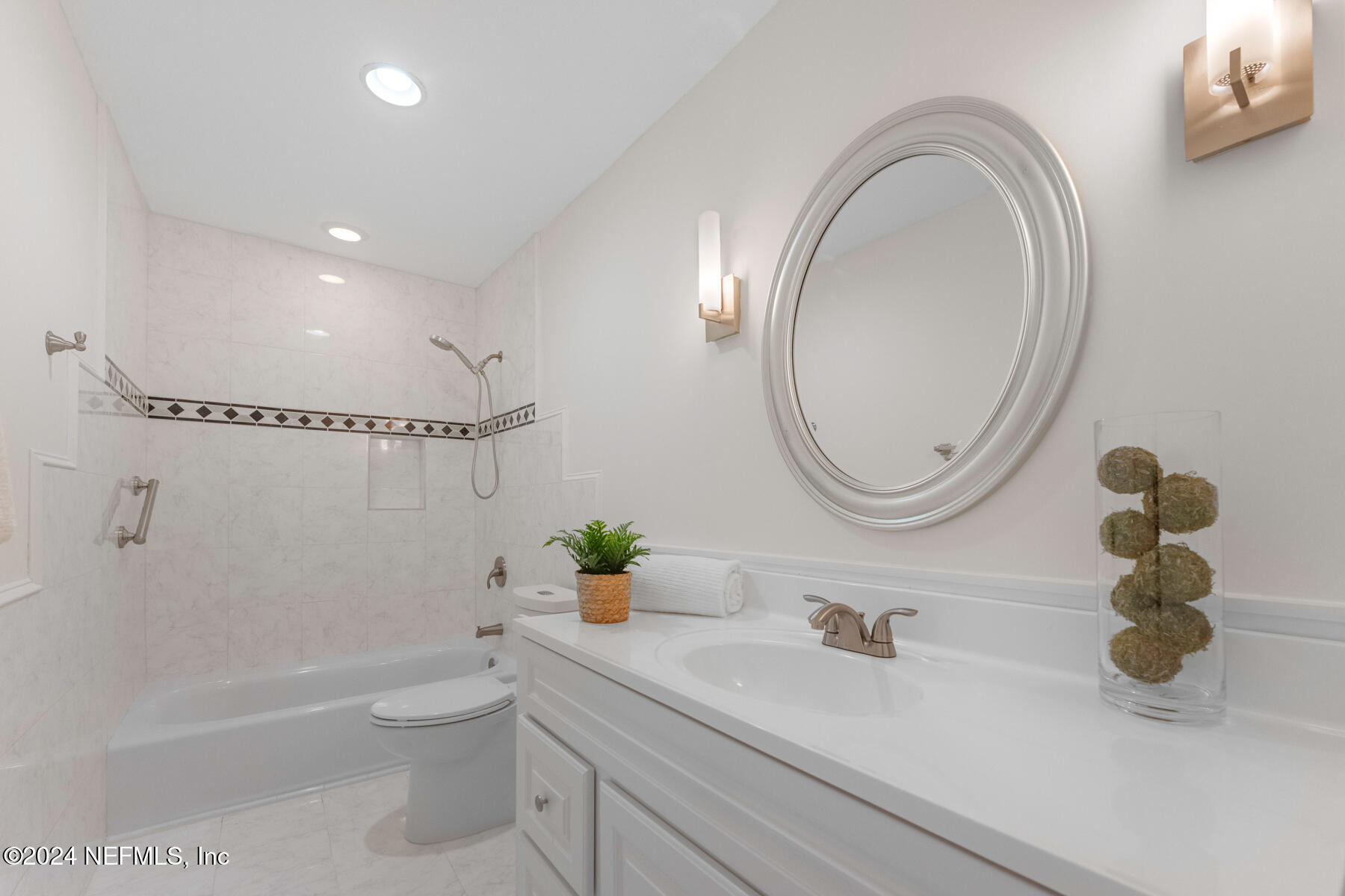 2327 Seminole Road Atlantic Beach, FL 32233 - Photo 20 of 31 Full Hall Bath