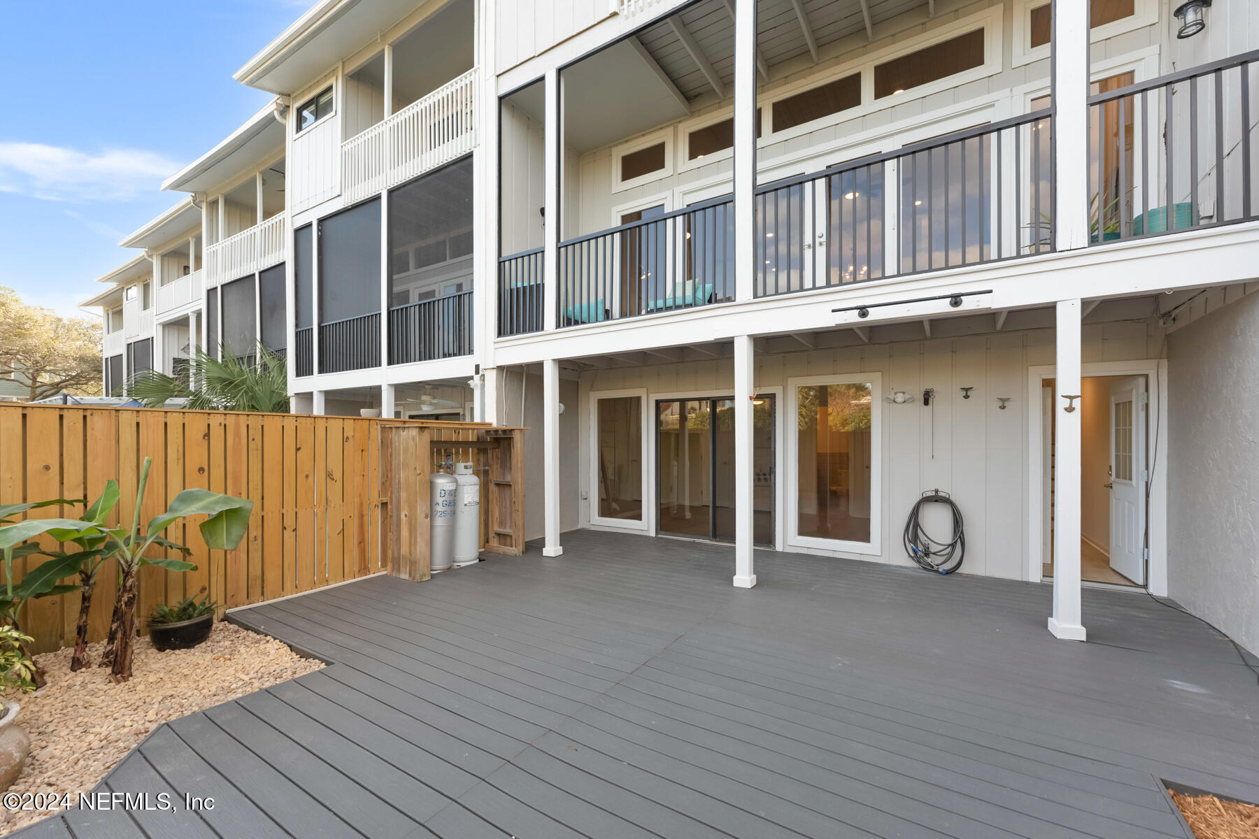 2327 Seminole Road Atlantic Beach, FL 32233 - Photo 25 of 31 Enclosed Courtyard