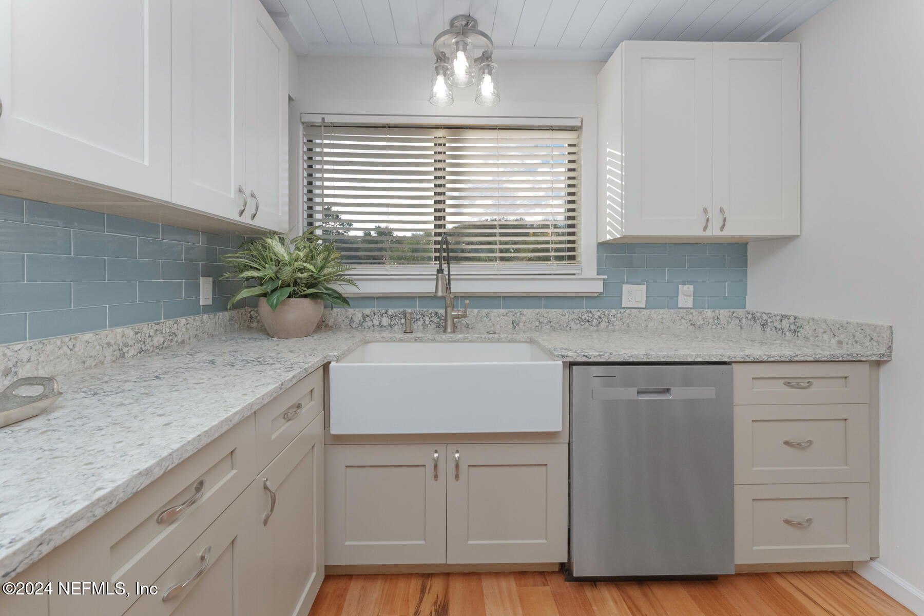 2327 Seminole Road Atlantic Beach, FL 32233 - Photo 6 of 31 Farm sink
