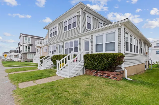 $1,450,000 | 745 Ocean Boulevard, Hampton, NH 03842
