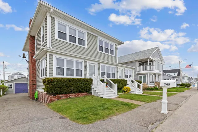 $1,450,000 | 745 Ocean Boulevard, Hampton, NH 03842