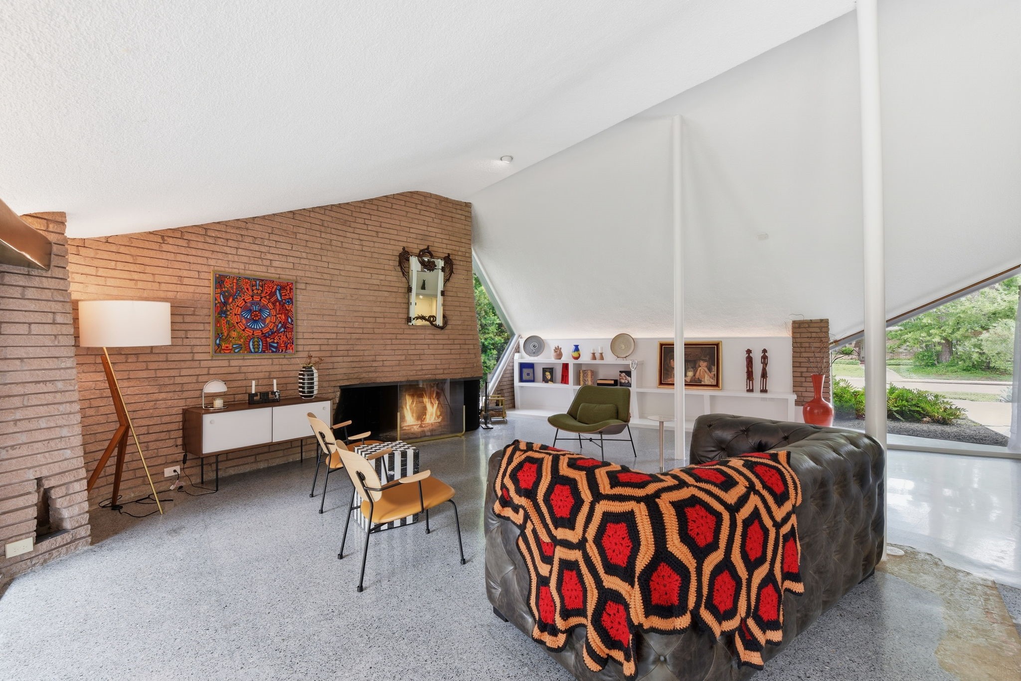 4603 Ivanhoe Street Houston, TX 77027 - Photo 9 of 50 Living area featuring signature brickwork and architectural character