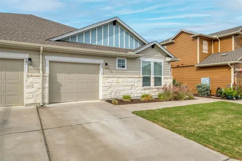 $2,150 | 1701 Logan Drive, Unit 40, Round Rock, TX 78664