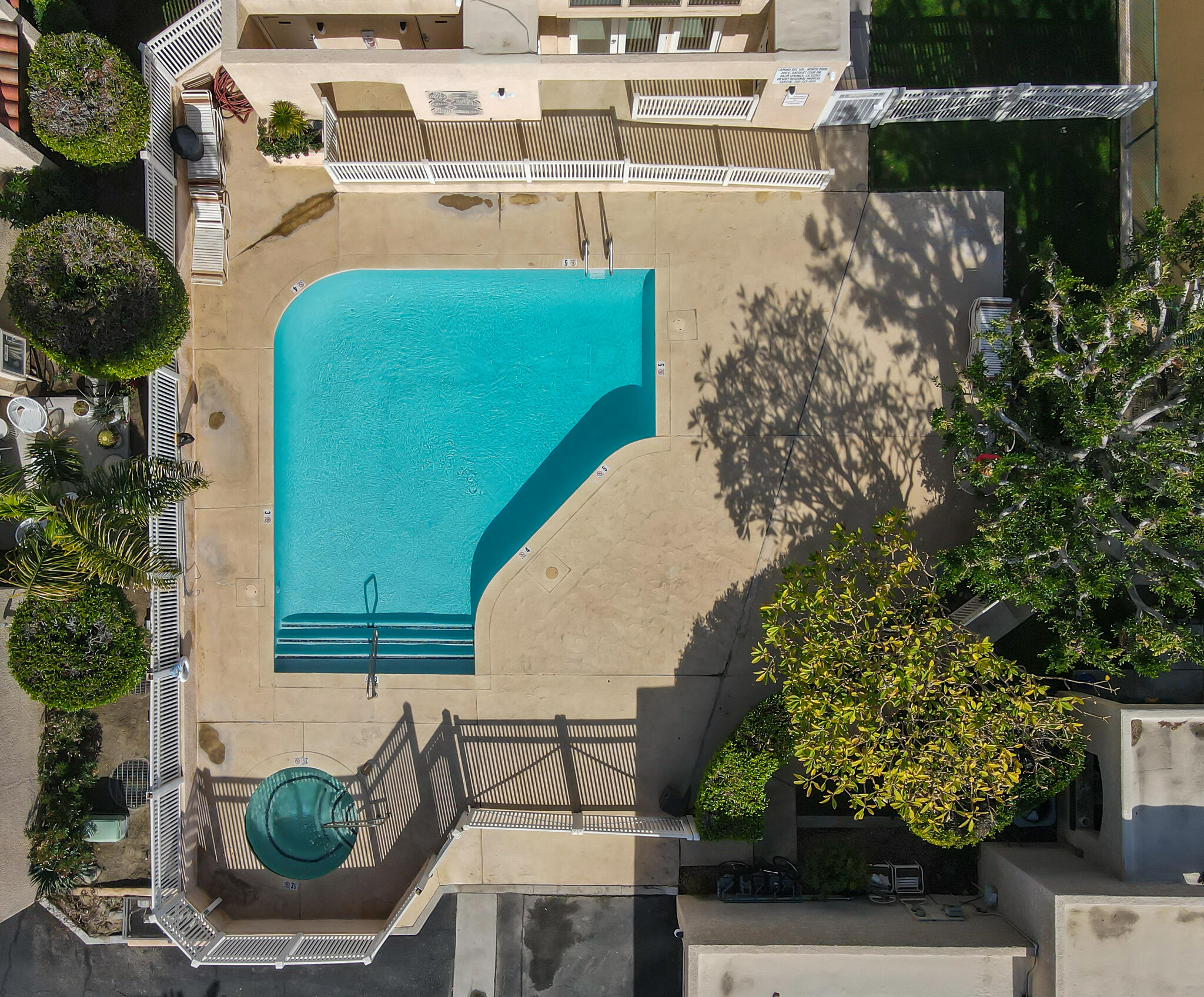 200 East Racquet Club Road, Unit 54 Palm Springs, CA 92262 - Photo 27 of 29 an aerial view of a house with garden space and street view