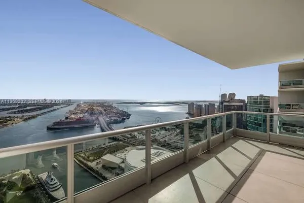 $15,000 | 900 Biscayne Boulevard, Unit 6205, Miami, FL 33132