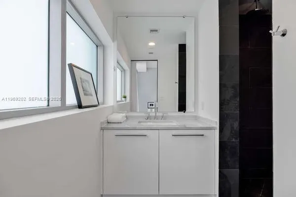 $15,000 | 900 Biscayne Boulevard, Unit 6205, Miami, FL 33132