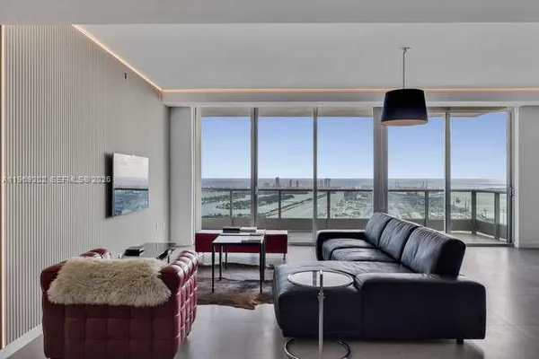 $15,000 | 900 Biscayne Boulevard, Unit 6205, Miami, FL 33132