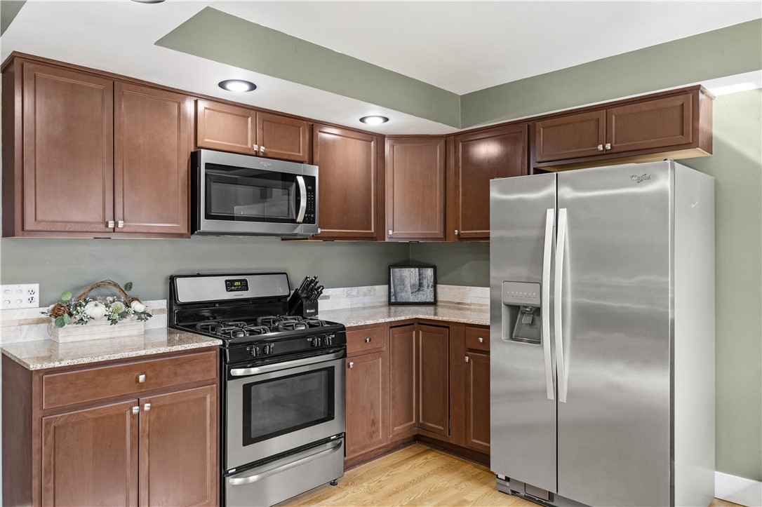 1679 Plank Road Penfield, NY 14580 - Photo 18 of 42