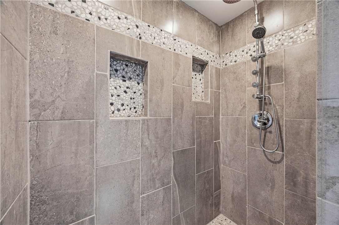 1679 Plank Road Penfield, NY 14580 - Photo 21 of 42