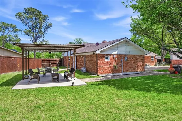 $600,000 | 628 Robindale Court, Bedford, TX 76022