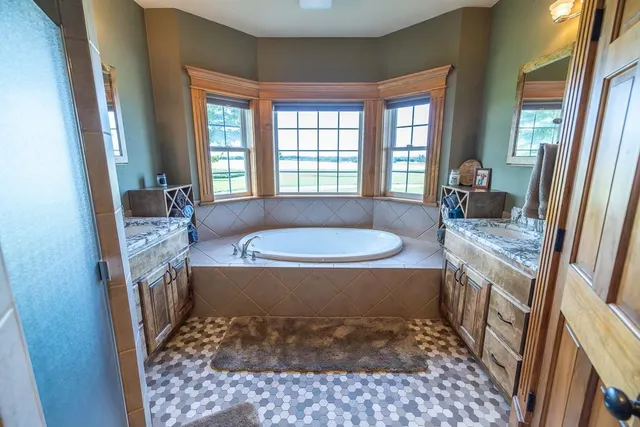 $559,000 | 10791 Northeast State Rte D, Butler, MO 64730