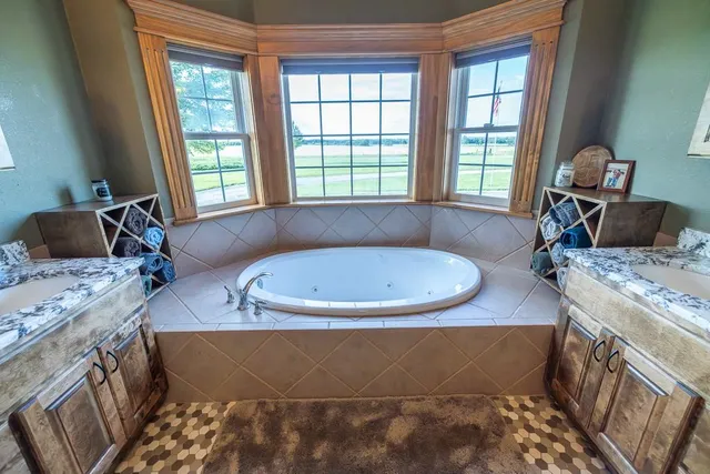 $559,000 | 10791 Northeast State Rte D, Butler, MO 64730