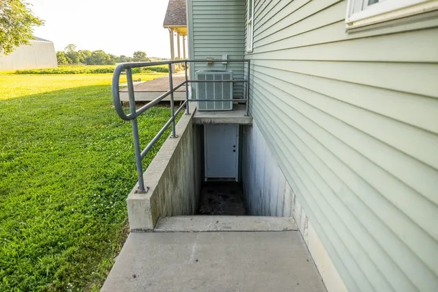 $559,000 | 10791 Northeast State Rte D, Butler, MO 64730