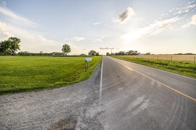 $559,000 | 10791 Northeast State Rte D, Butler, MO 64730