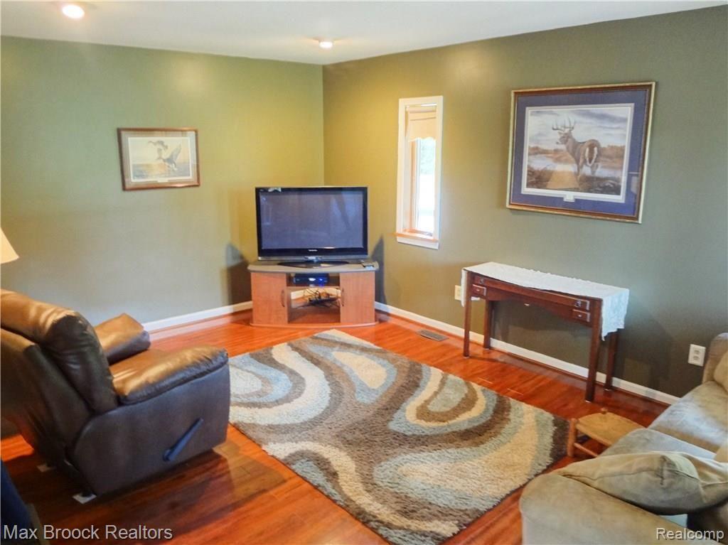 7195 Mabley Hill Road Fenton, MI 48430 - Photo 8 of 25