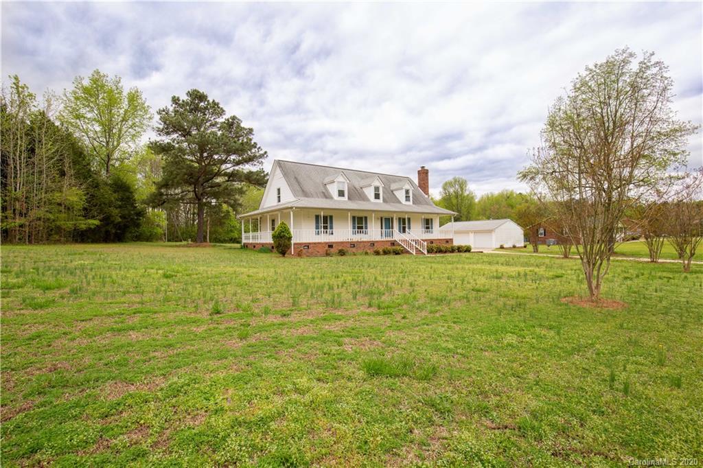 1241 Rabbit Run Road York, SC 29745 - Photo 2 of 27 Gallery Image 2