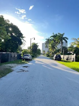 $7,500 | 204 191st Street, Sunny Isles Beach, FL 33160