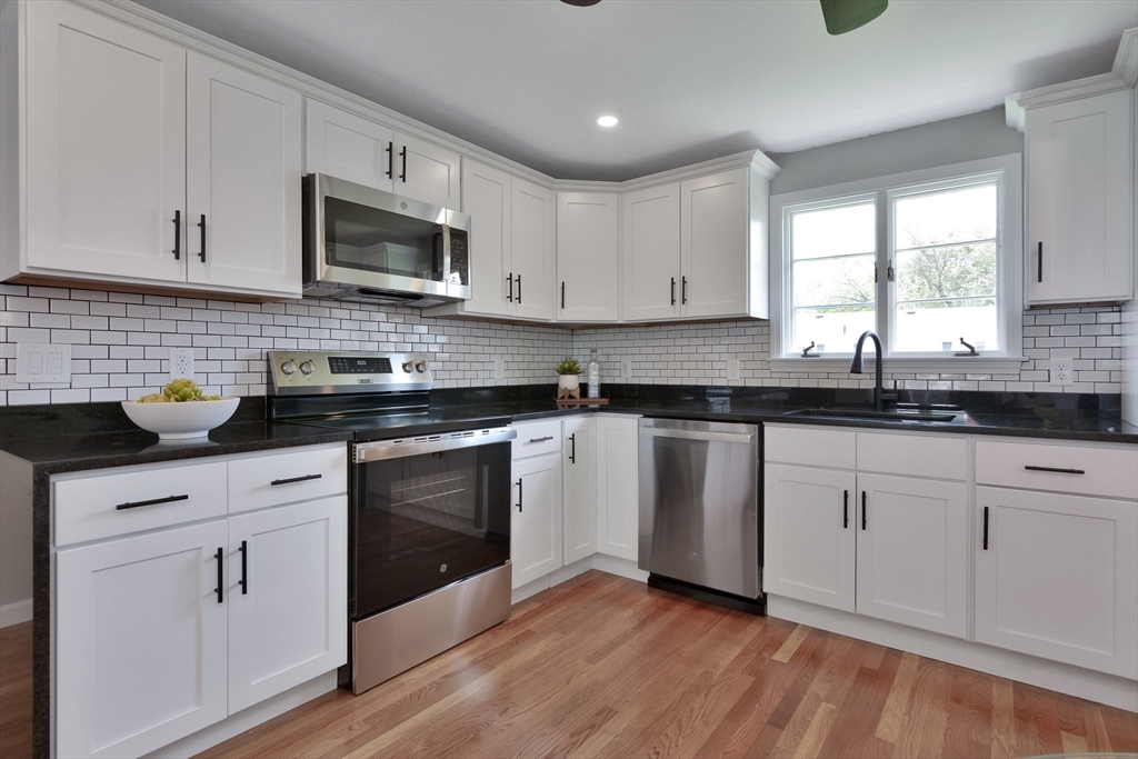 19 Francis Road Salem, MA 01970 - Photo 14 of 40 Gallery Image 14