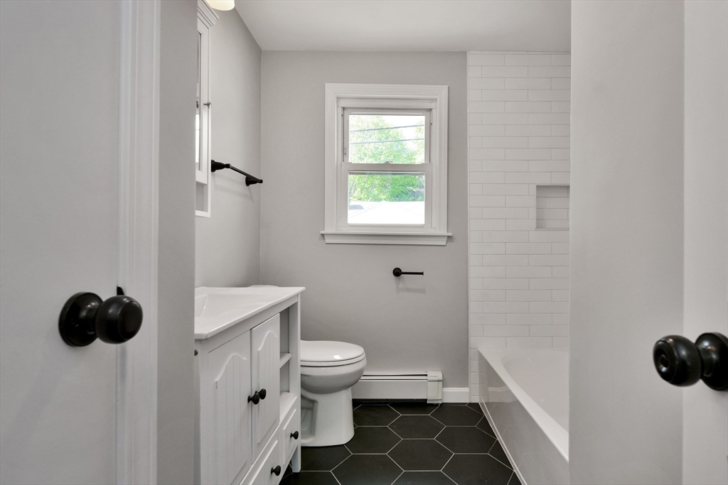 19 Francis Road Salem, MA 01970 - Photo 17 of 40 Gallery Image 17