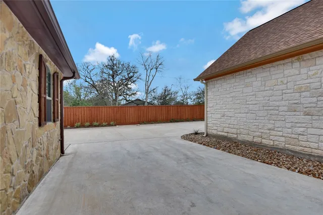 $2,200 | 4108 South Texas Avenue, Bryan, TX 77802