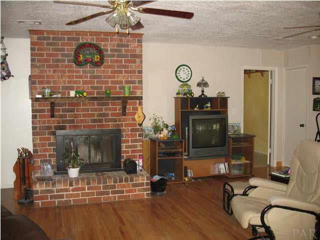5371 Delona Road Milton, FL 32583 - Photo 2 of 14 Gallery Image 2