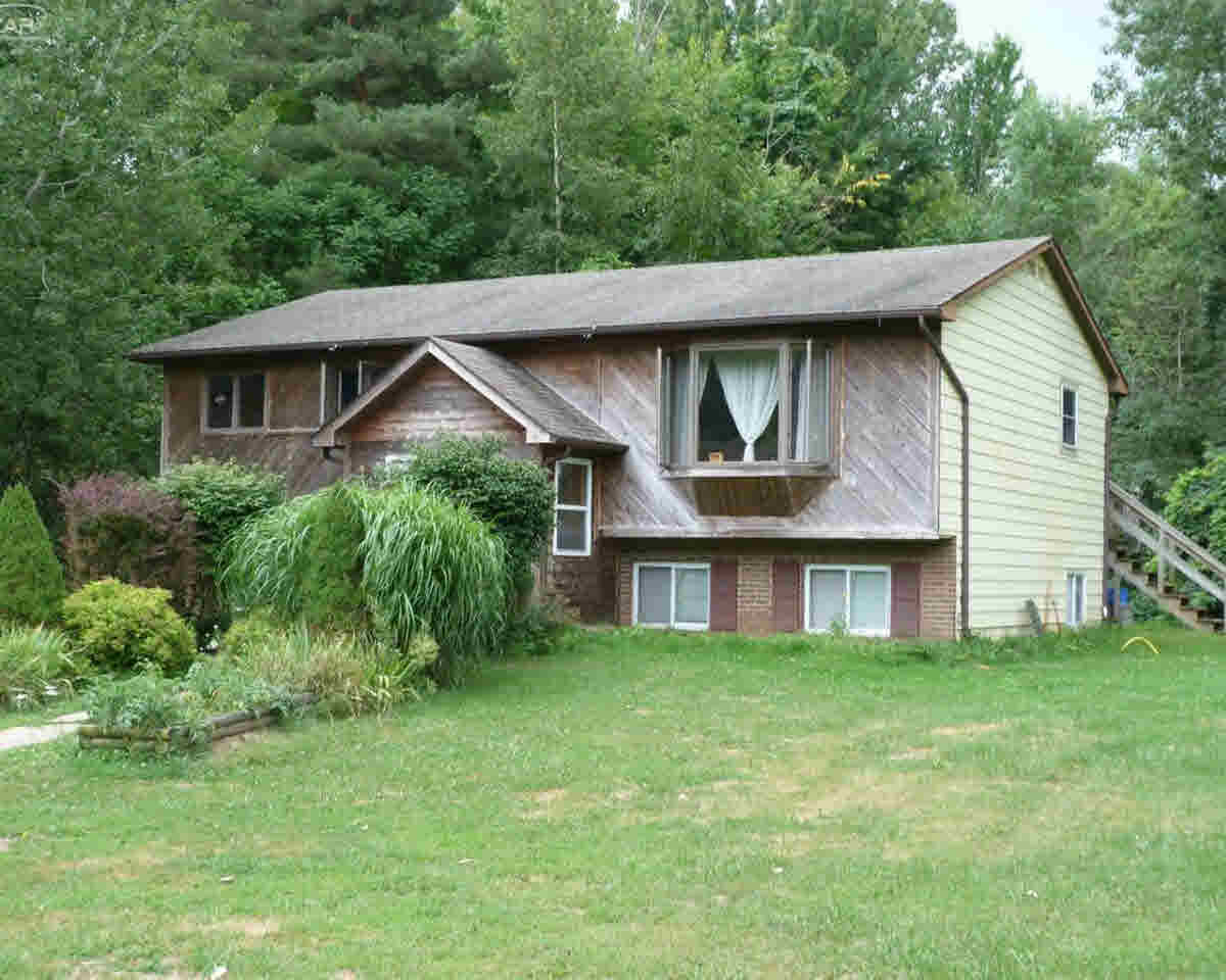 2060 East Lake Road Clio, MI 48420 - Photo 2 of 22 21354833-1.JPG