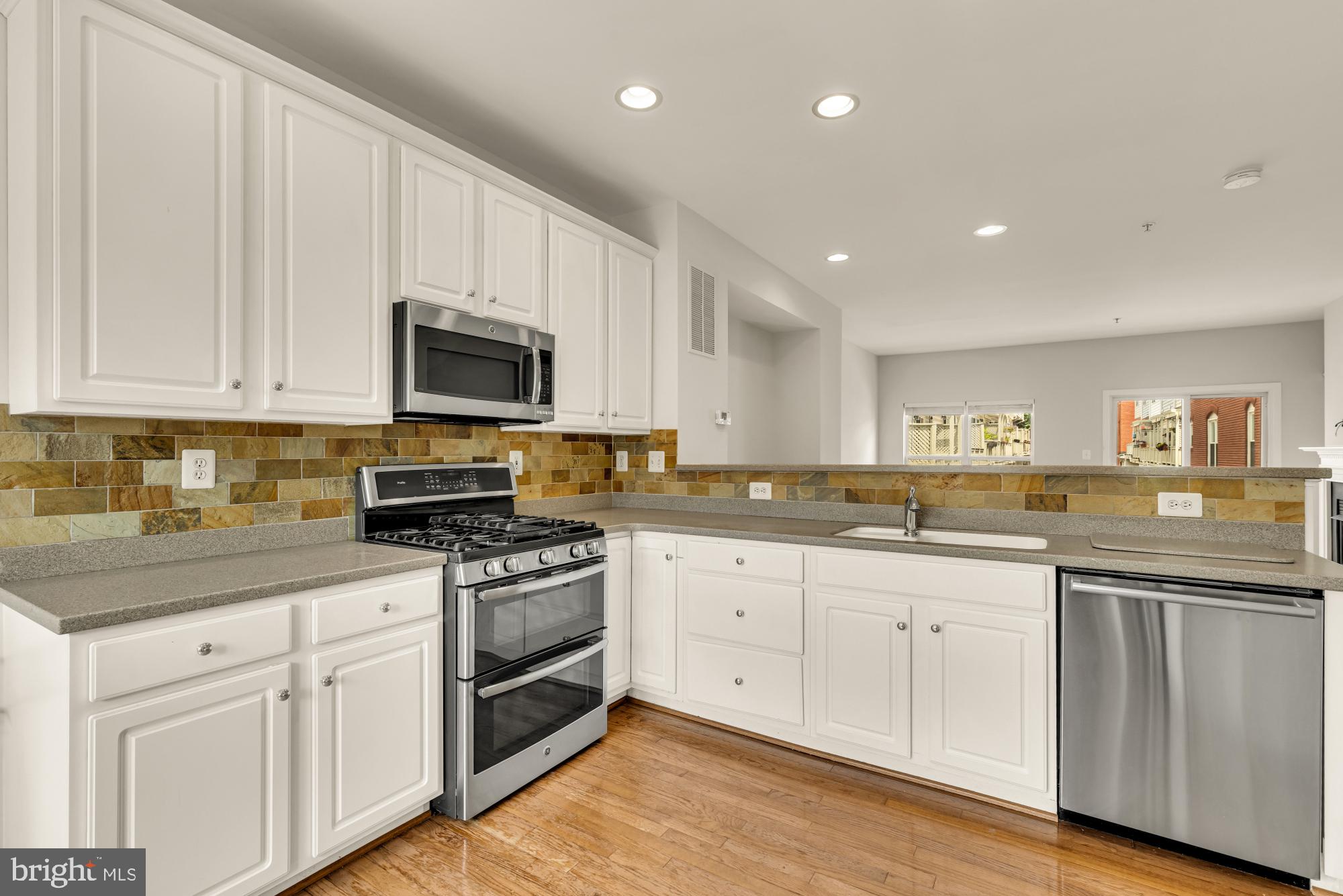 1227 V Street Northwest Washington, DC 20009 - Photo 18 of 38