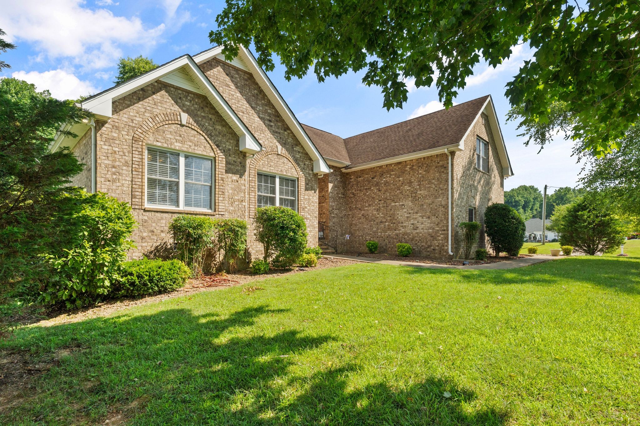 702 Gunn Lane Springfield, TN 37172 - Photo 3 of 32