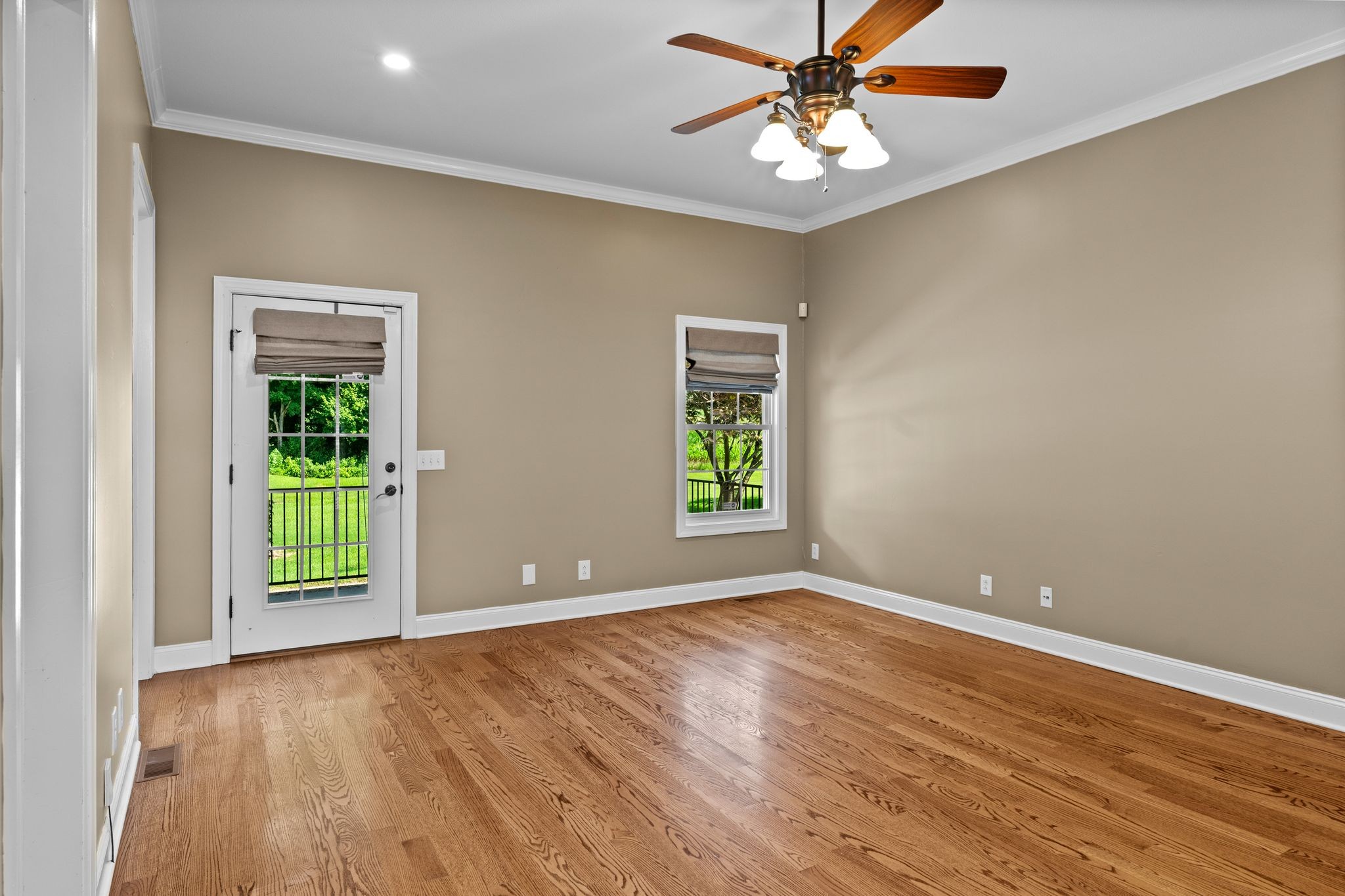 702 Gunn Lane Springfield, TN 37172 - Photo 8 of 32