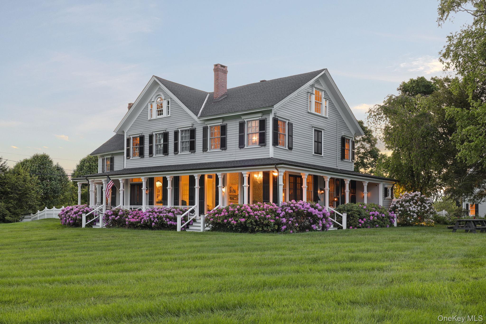 16 State School Road Warwick, NY 10990 - Photo 2 of 50 a front view of a house with garden
