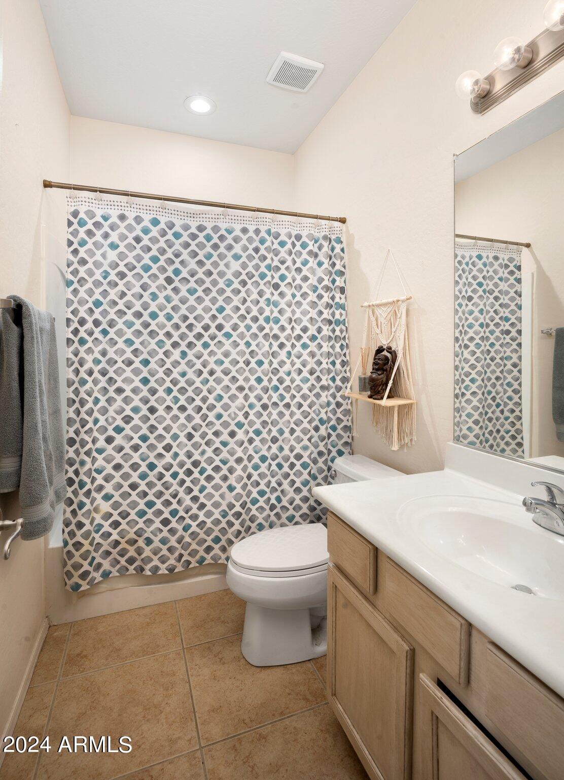 2205 West Harwell Rd. Phoenix, AZ 85041 - Photo 19 of 43 14-web-or-mls-_TMR9183