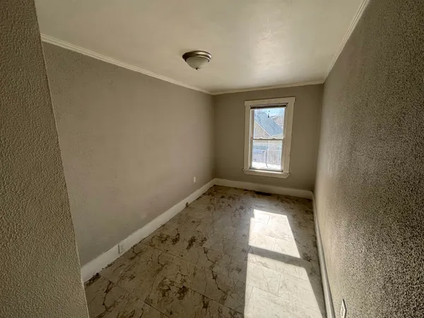 $1,500 | 42 Spruce Street, Unit 6, Sanford, ME 04073