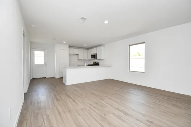 $1,625 | 2726 Pheasant Hill, Conroe, TX 77306