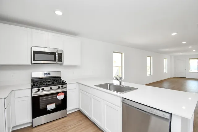 $1,625 | 2726 Pheasant Hill, Conroe, TX 77306