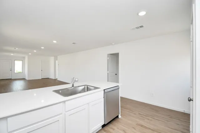 $1,625 | 2726 Pheasant Hill, Conroe, TX 77306