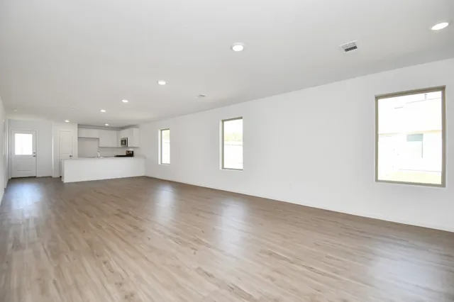 $1,625 | 2726 Pheasant Hill, Conroe, TX 77306