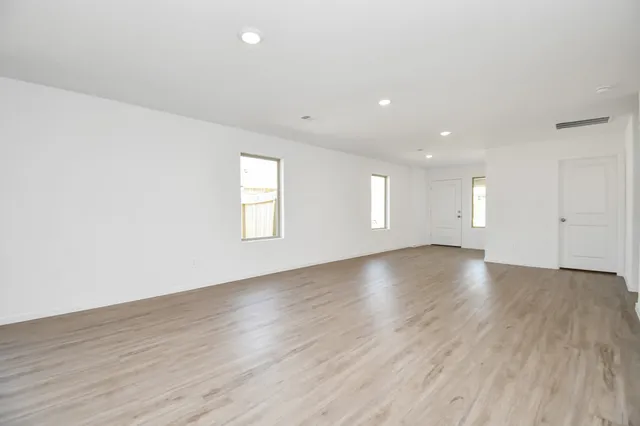 $1,625 | 2726 Pheasant Hill, Conroe, TX 77306