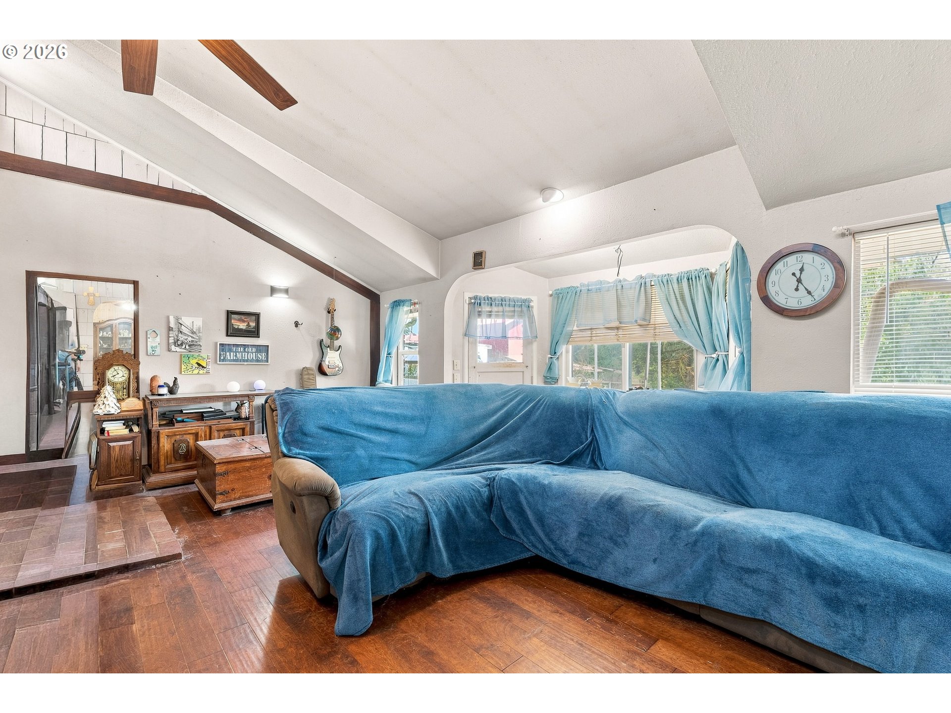 68763 Wasser Road Rainier, OR 97048 - Photo 11 of 42 a living room with furniture and a large window