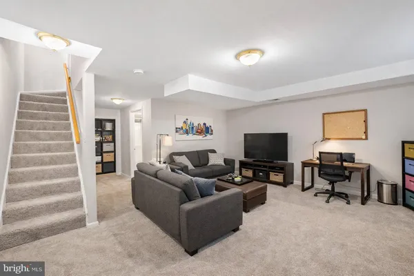 $2,850 | 8483 Laurel Oak Drive, Springfield, VA 22153